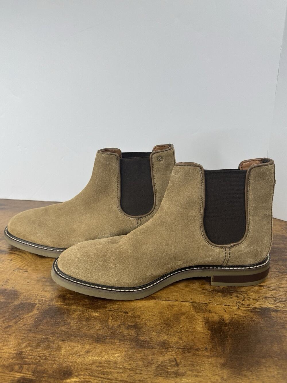 Clarks Mens 8.5 M Tan Suede Chelsea Ankle Boots Comfort 26169750